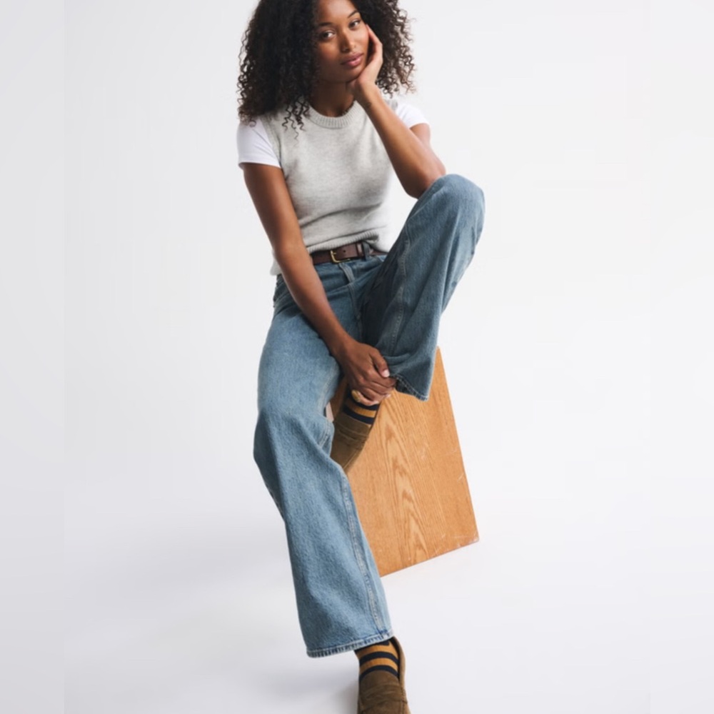 Abercrombie & Fitch 90s Relaxed Jean High Rise Medium Wash 27/4